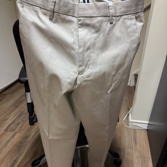 Dockers Khaki Pants Size W34 L32 - Picture 1 of 3